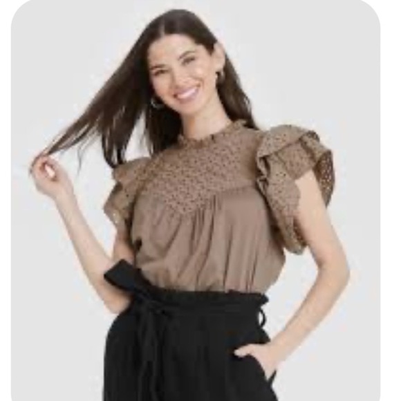 A new day eyelet top - Picture 1 of 7